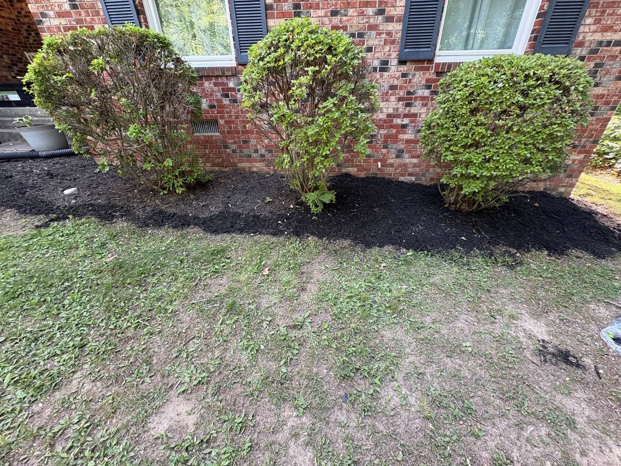 Landscaping and lawn care by Horizon